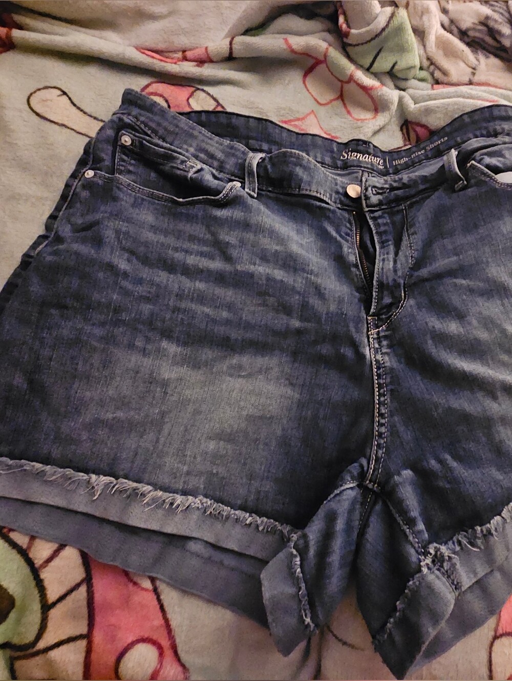 Levi Signature Sz 18 High RISE Shorts
